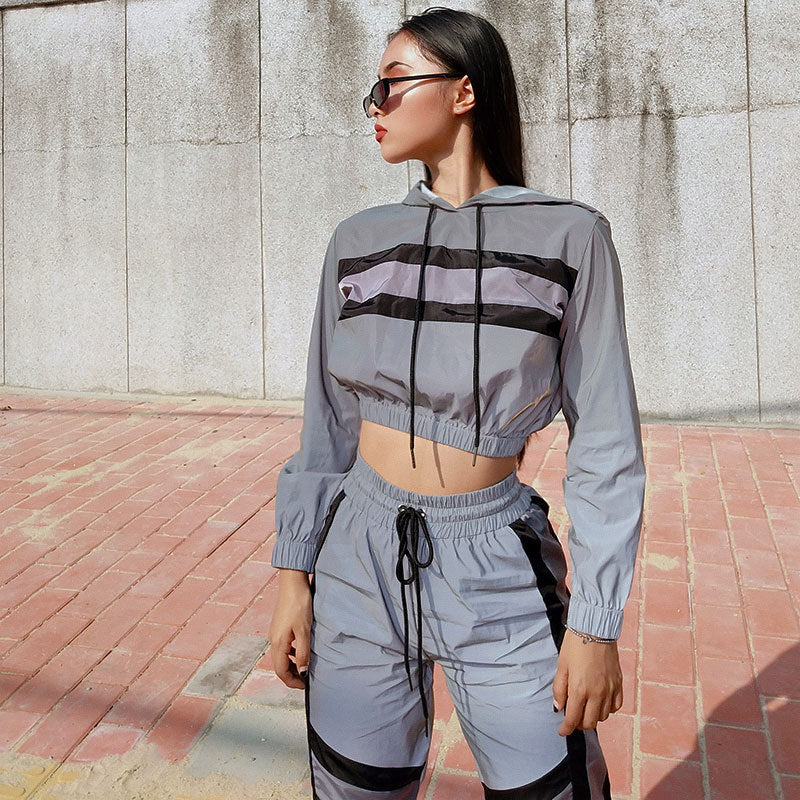 Damen Cropped Hoodie mit sportlichem Streifen-Design Stalluxe