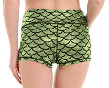 Damen Sportliche Shorts mit Wellenmuster Stalluxe