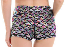 Damen Sportliche Shorts mit Wellenmuster Stalluxe