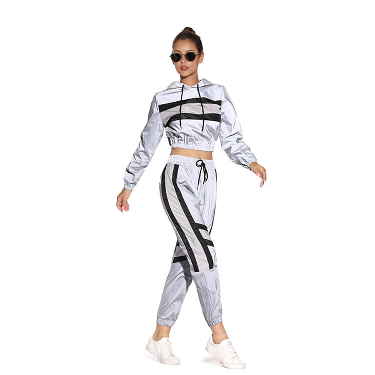 Damen Cropped Hoodie mit sportlichem Streifen-Design Stalluxe