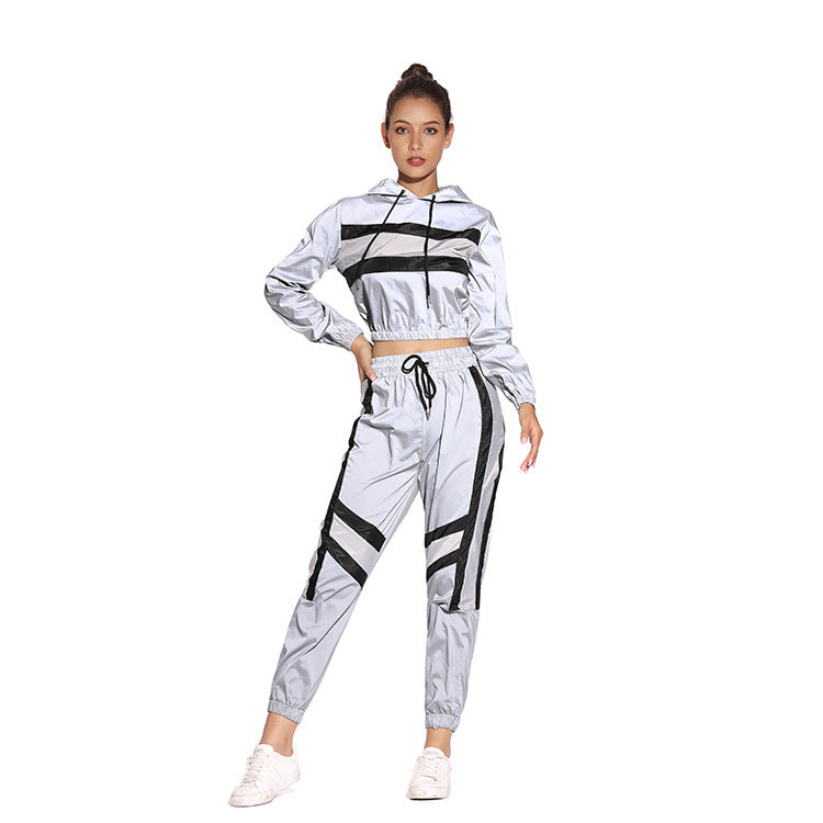 Damen Cropped Hoodie mit sportlichem Streifen-Design Stalluxe