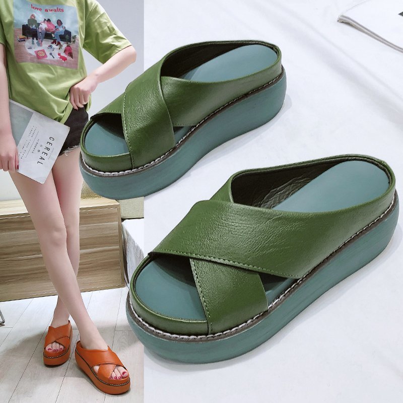 Damen Komfortable Plateau-Mules mit eleganter Riemenführung Stalluxe