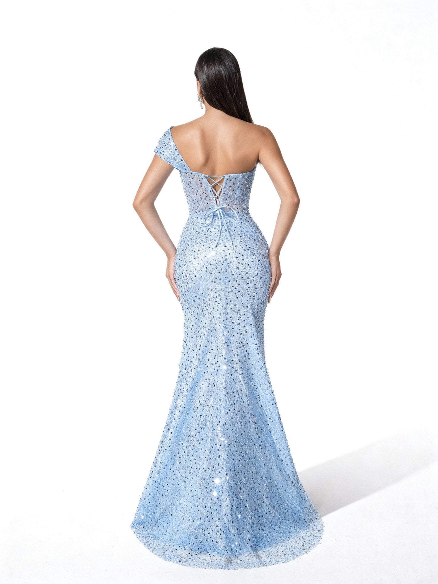 Stalluxe | Hellblaues Asymmetrisches Kleid mit Perlen und Schlitz