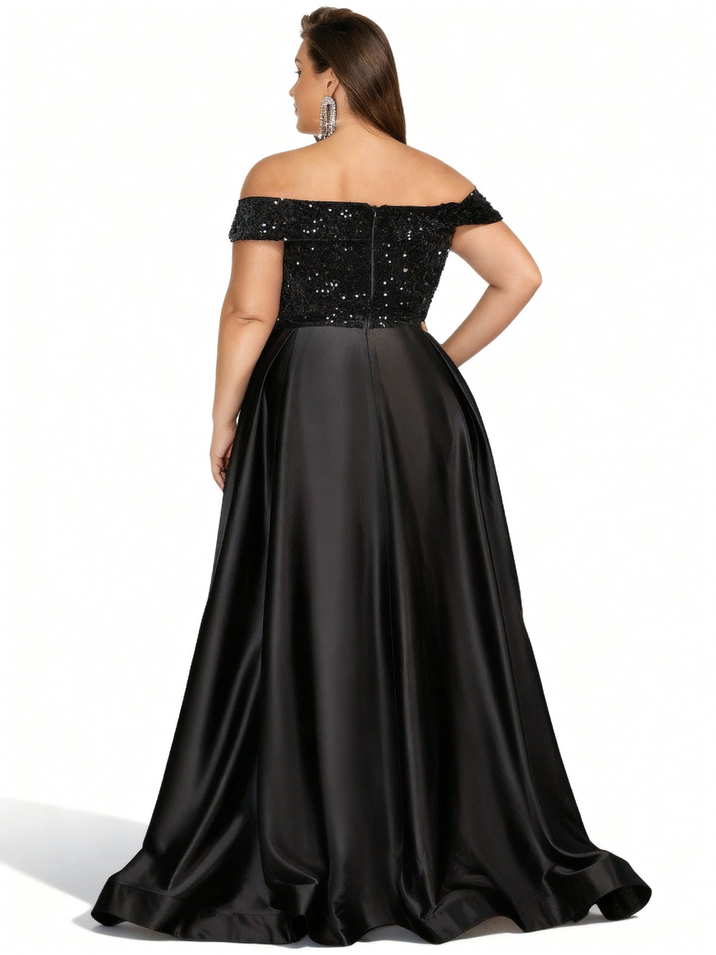 Stalluxe | Schulterfreies Abendkleid in schlichtem, elegantem Design