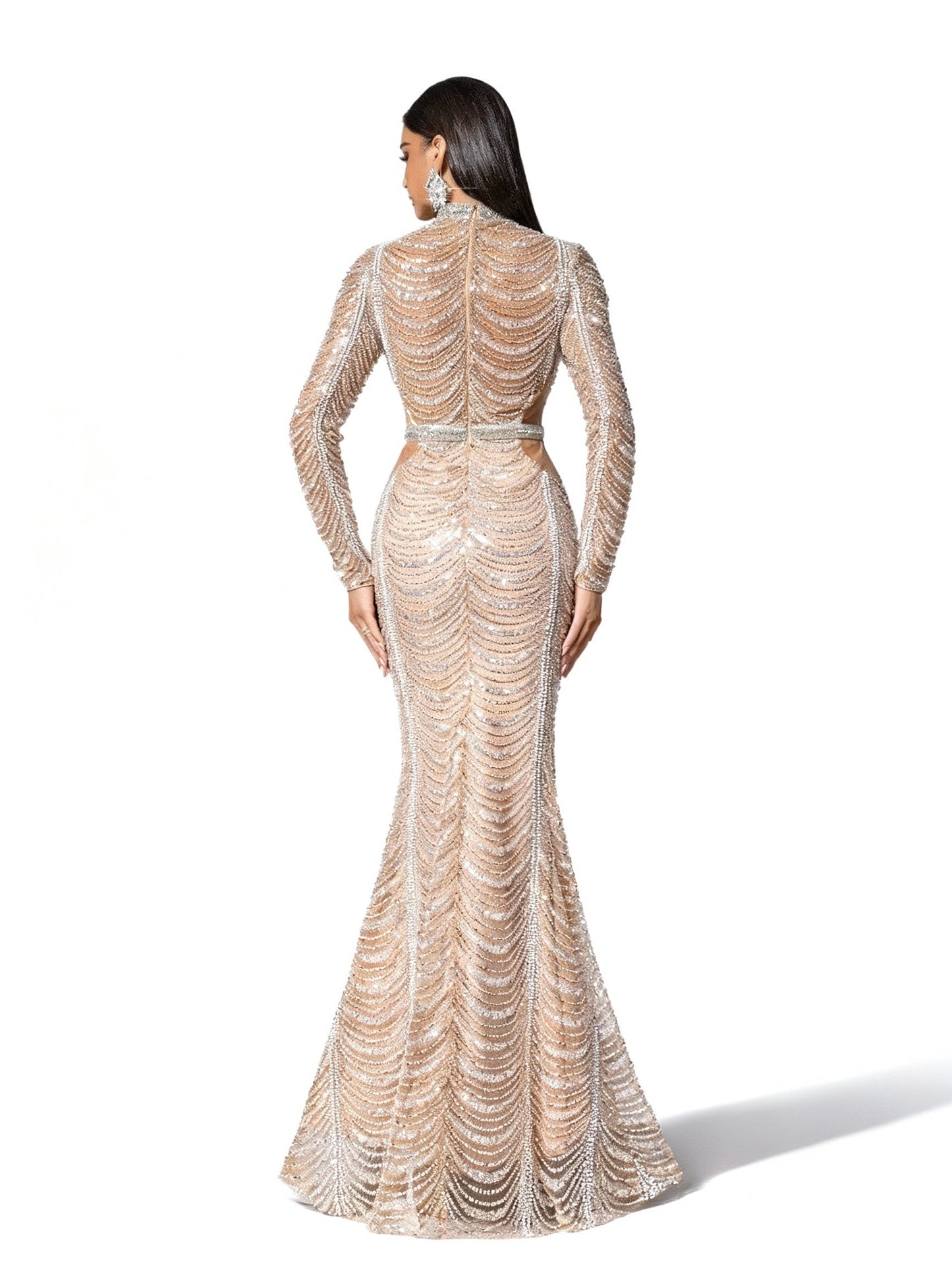 Stalluxe | Champagnerfarbenes Abendkleid mit Perlen und Pailletten, Langarm