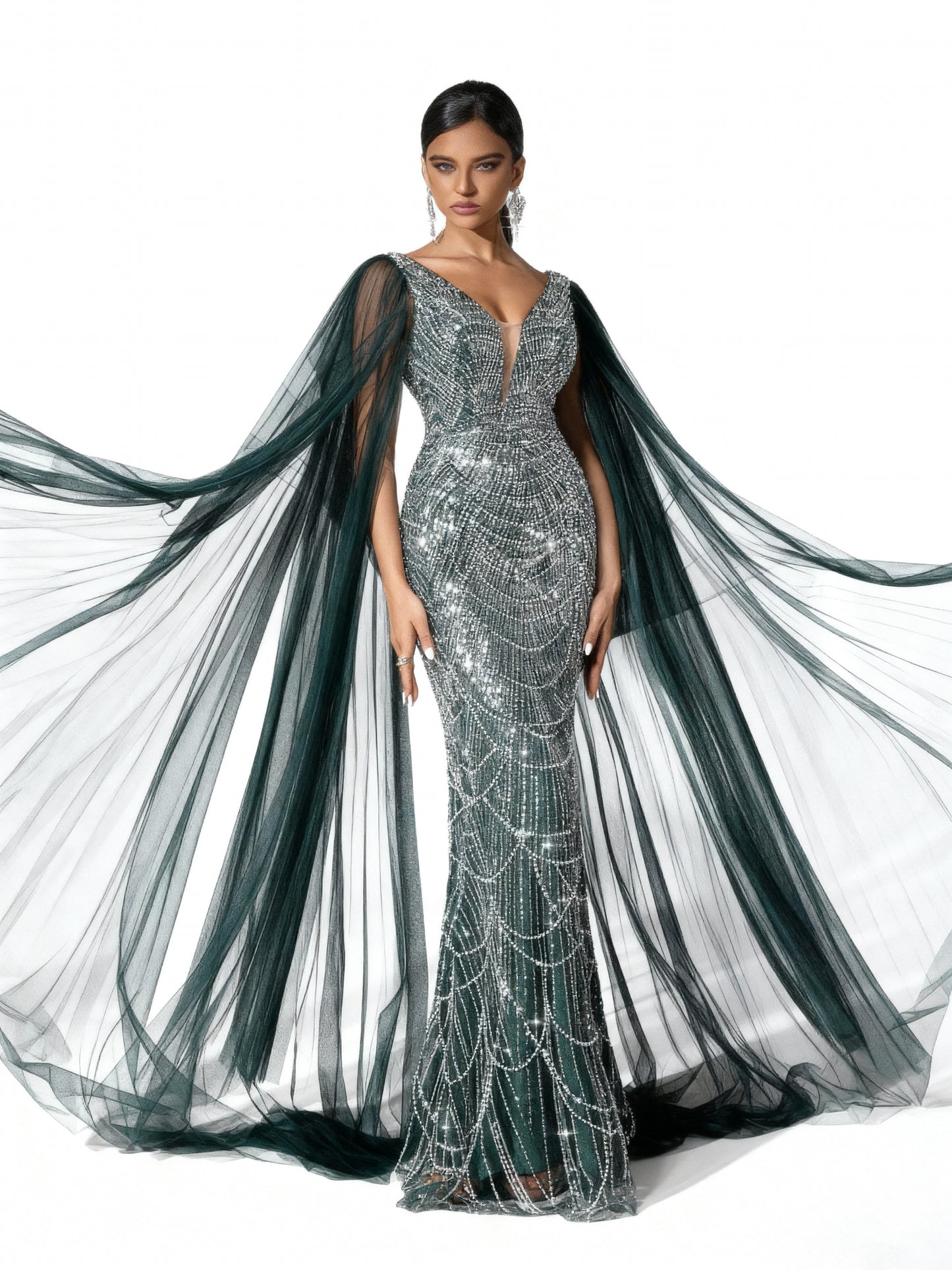 Stalluxe | Dunkelgrünes Perlenkleid mit Netzumhang