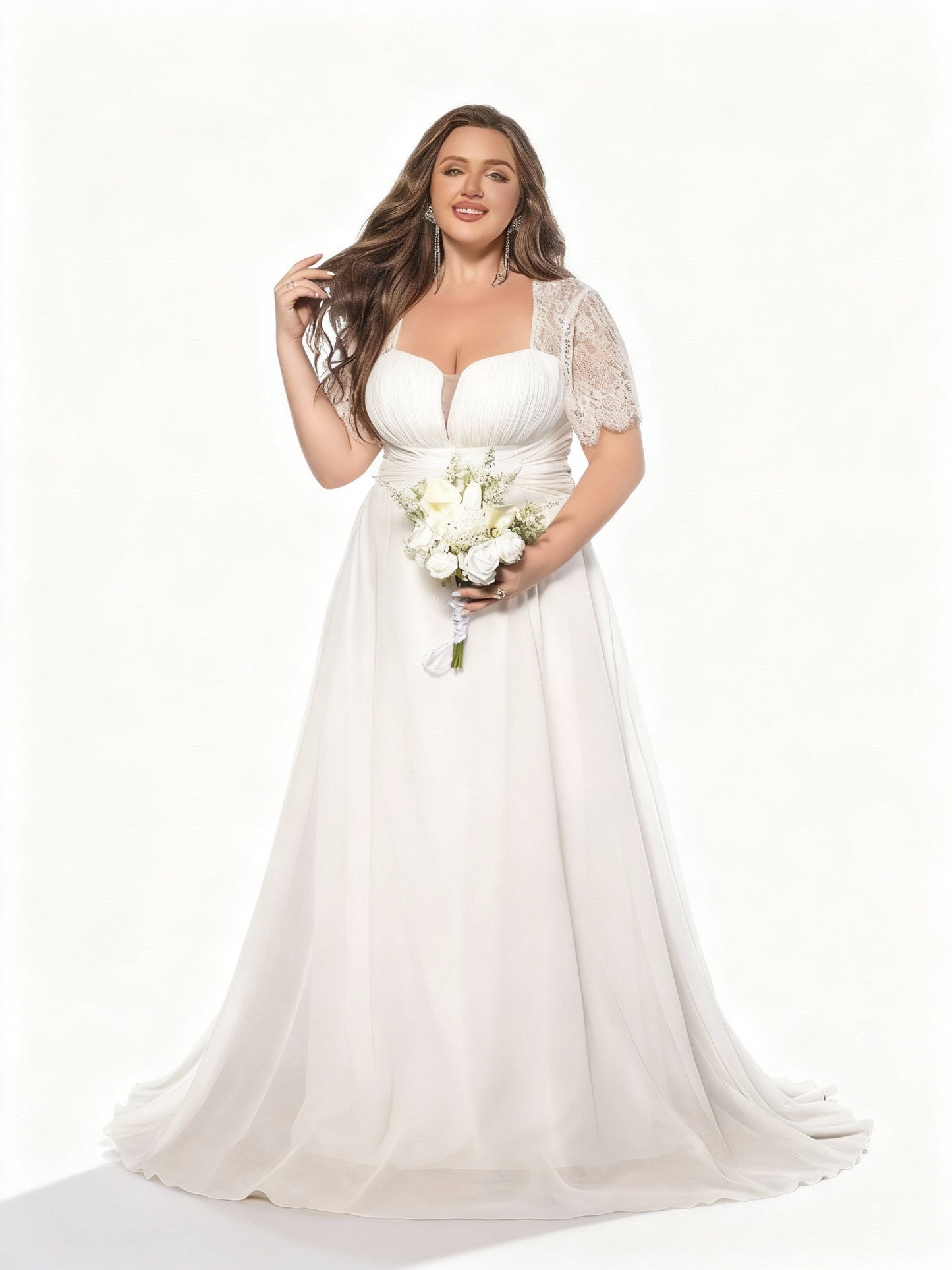 Stalluxe | Anmutiges Chiffon Brautkleid mit Spitze und Diamant Taille in Übergröße