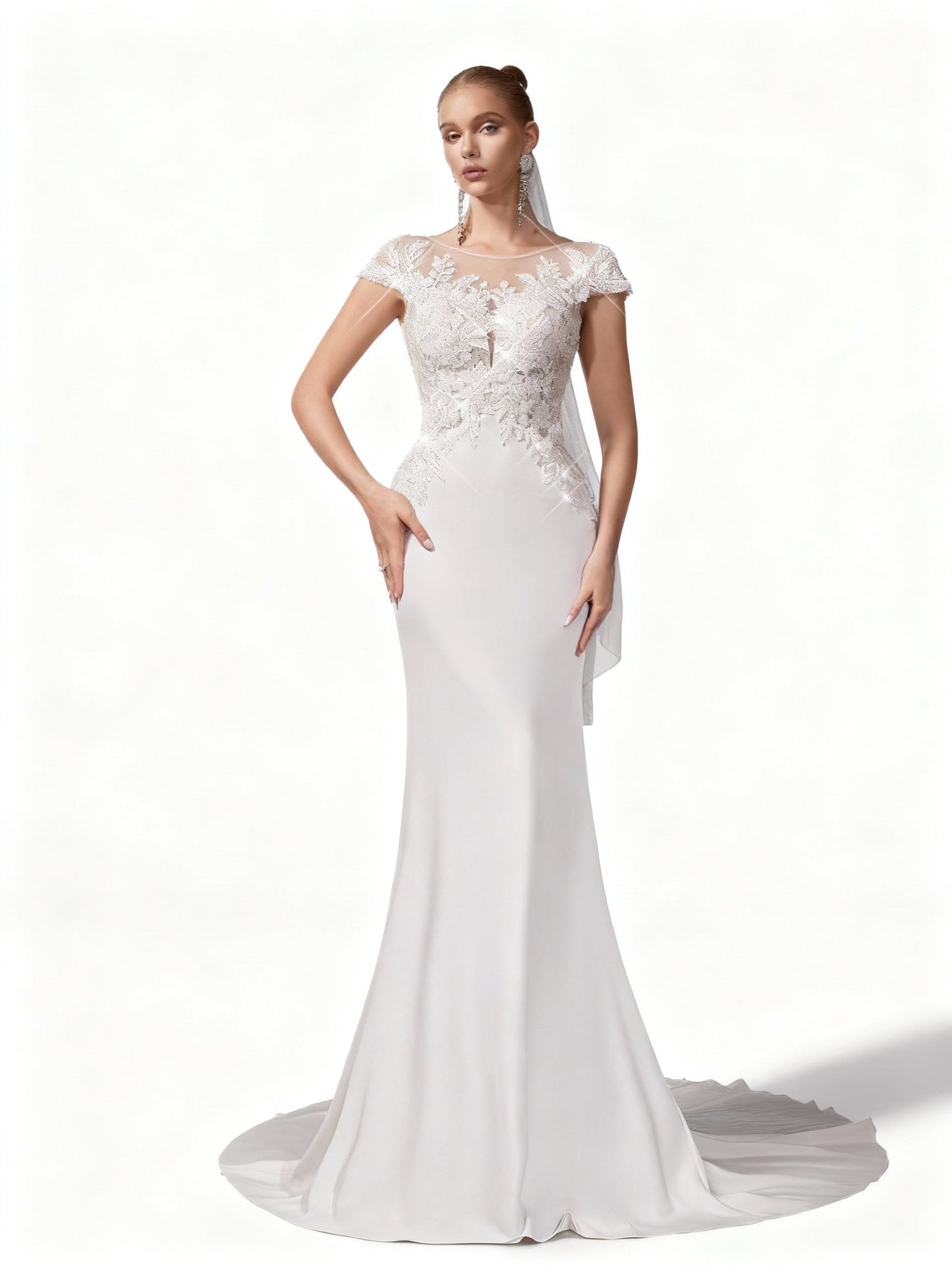 Stalluxe | Zartes Weißes Brautkleid mit Spitze und Rundhalsausschnitt