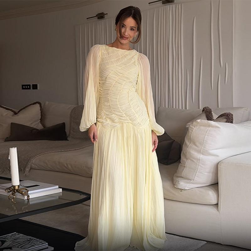 Damen Elegantes Maxikleid mit ausgefallenem Design und Plisseedetails Stalluxe