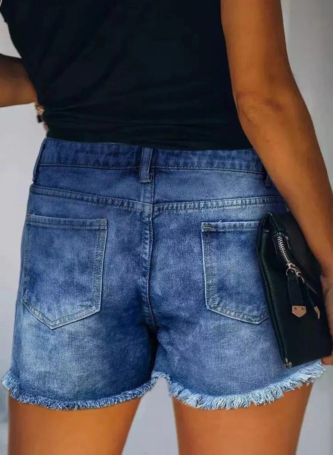 Damen Designer-Denim-Shorts mit einzigartigen Applikationen und Fransen Stalluxe