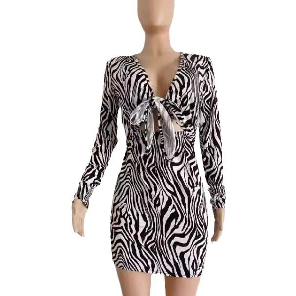 Damen Figurbetontes Leo-Kleid mit V-Ausschnitt und Schleifendetail Stalluxe
