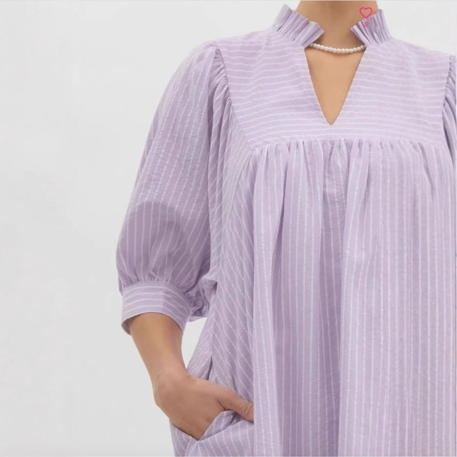 Damen Kurzarm Kleid mit modernem Stehkragen und Volant-Detail Stalluxe