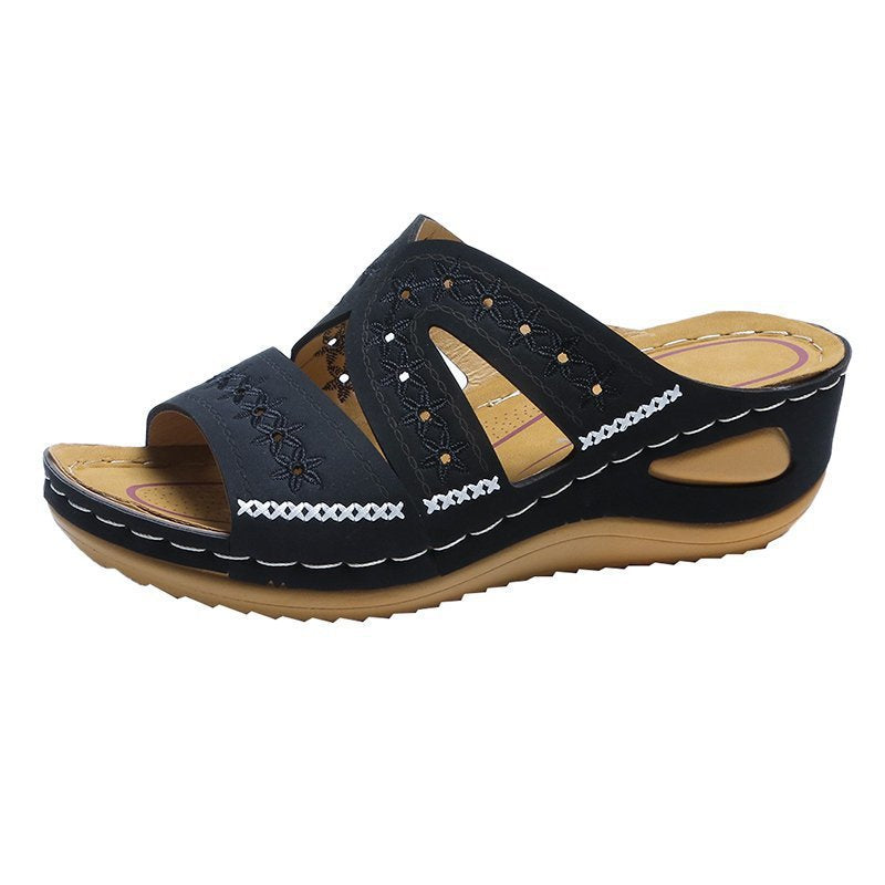 Damen Komfortable Riemchen-Sandalen mit floralem Design und angrenzenden Öffnungen Stalluxe