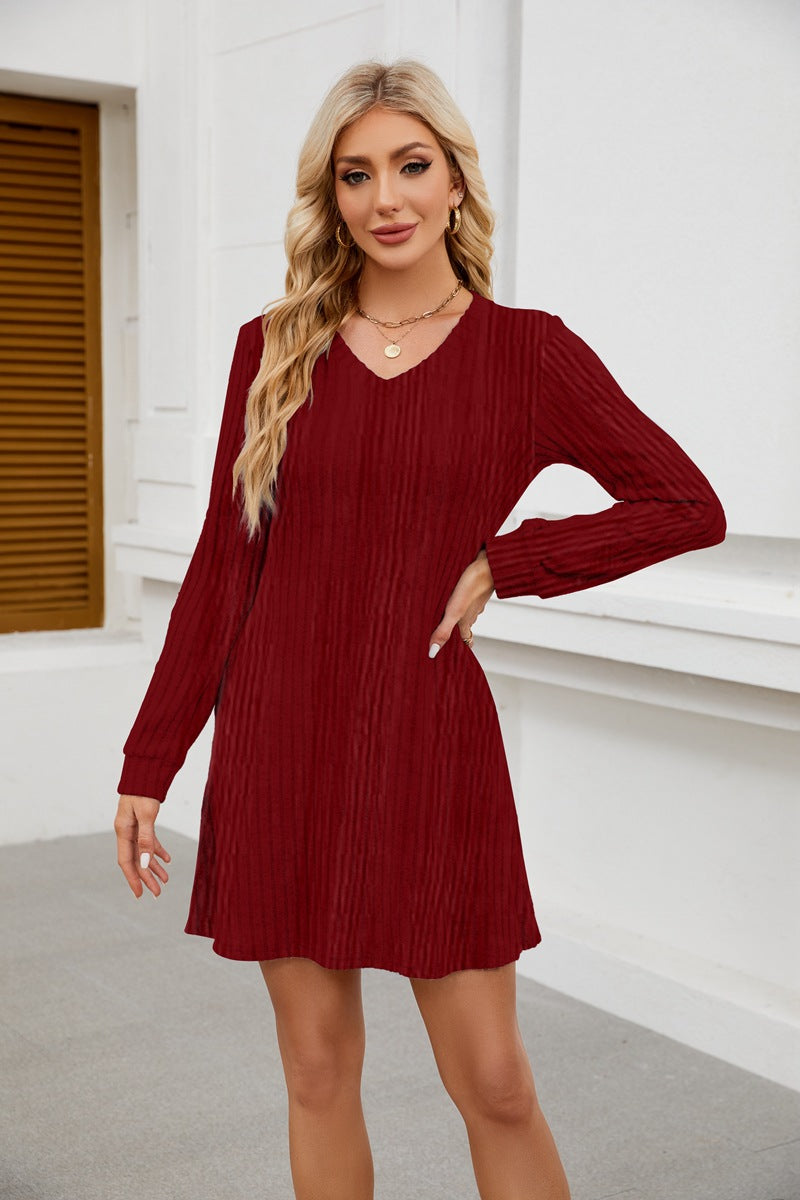 Damen enganliegendes Strickkleid mit V-Ausschnitt und feinem Rippdesign Stalluxe