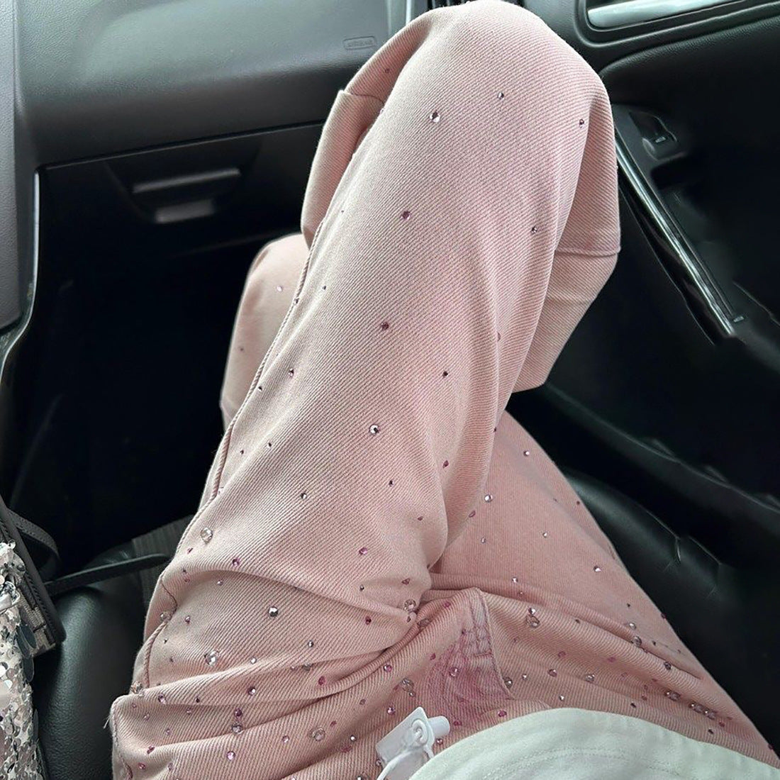 Damen Denim-Hose mit eleganten Perlenapplikationen und modischem Schnitt Stalluxe