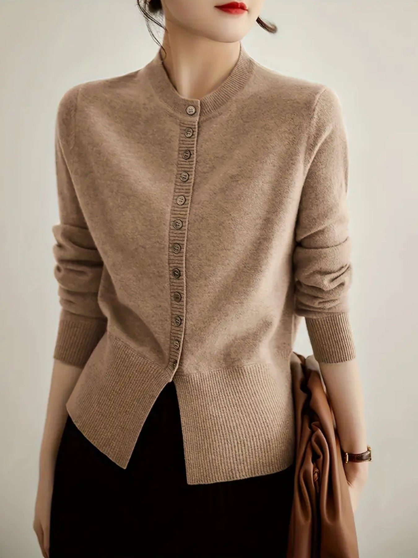 Damen Strickjacke mit feiner Knopfleiste und elegantem Stehkragen Stalluxe