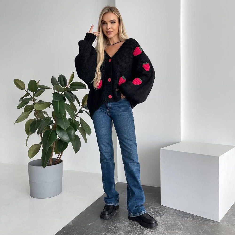 Damen Strickjacke mit verspieltem Erdbeermuster und weiten Ärmeln Stalluxe