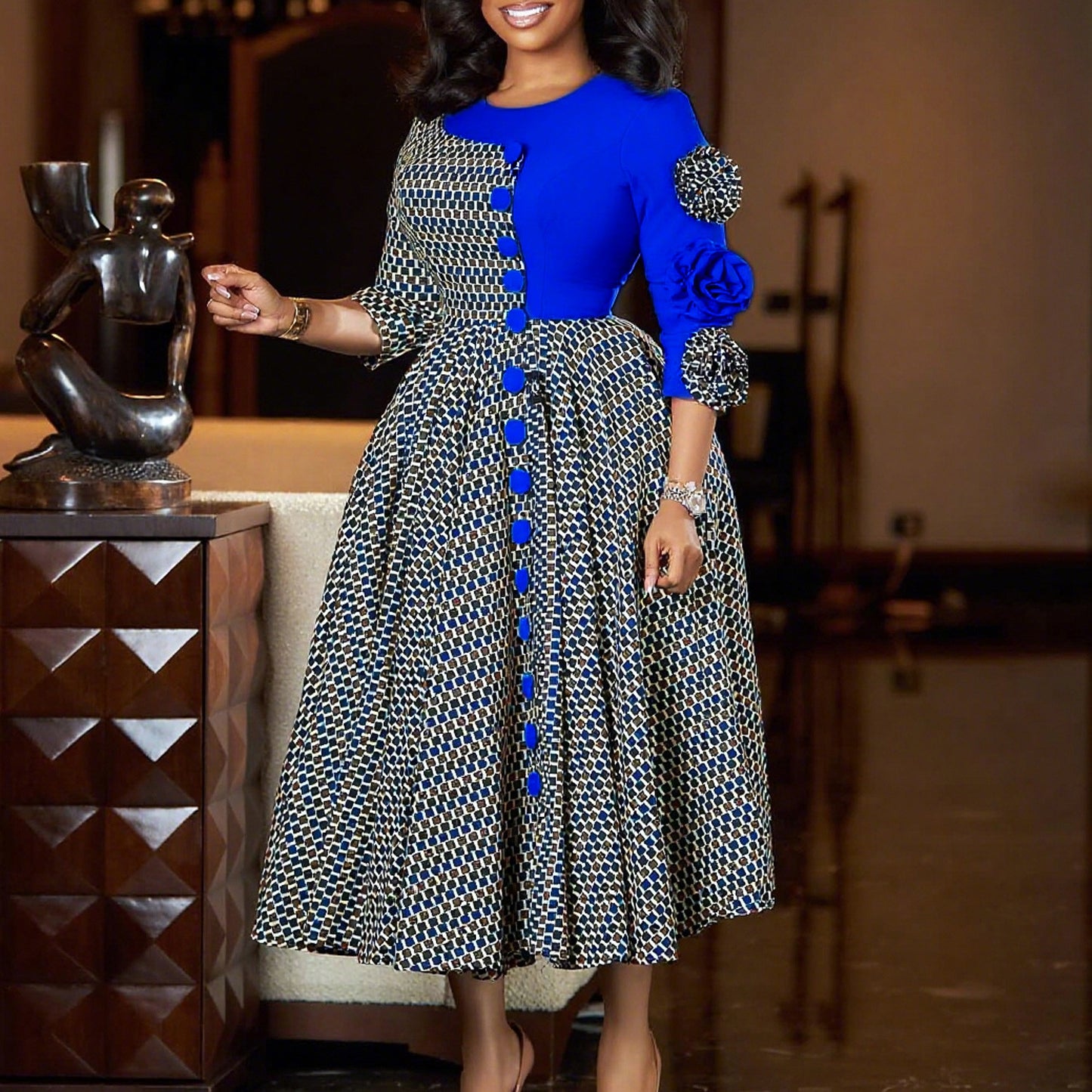 Damen Midikleid mit Knopfdetail und floralem Ärmel Stalluxe