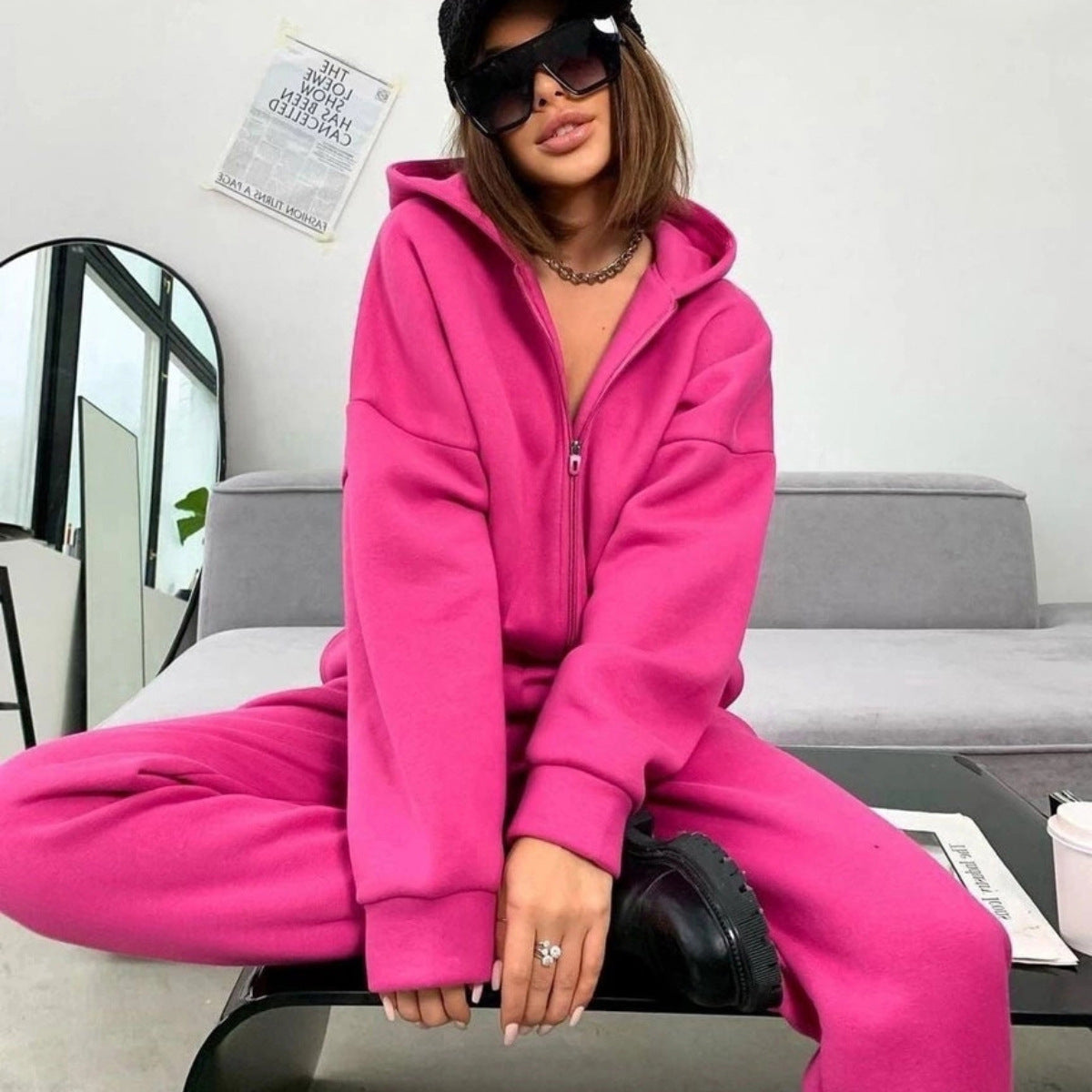 Damen bequemer Fleece-Jumpsuit mit Kapuze und seitlichem Reißverschluss Stalluxe