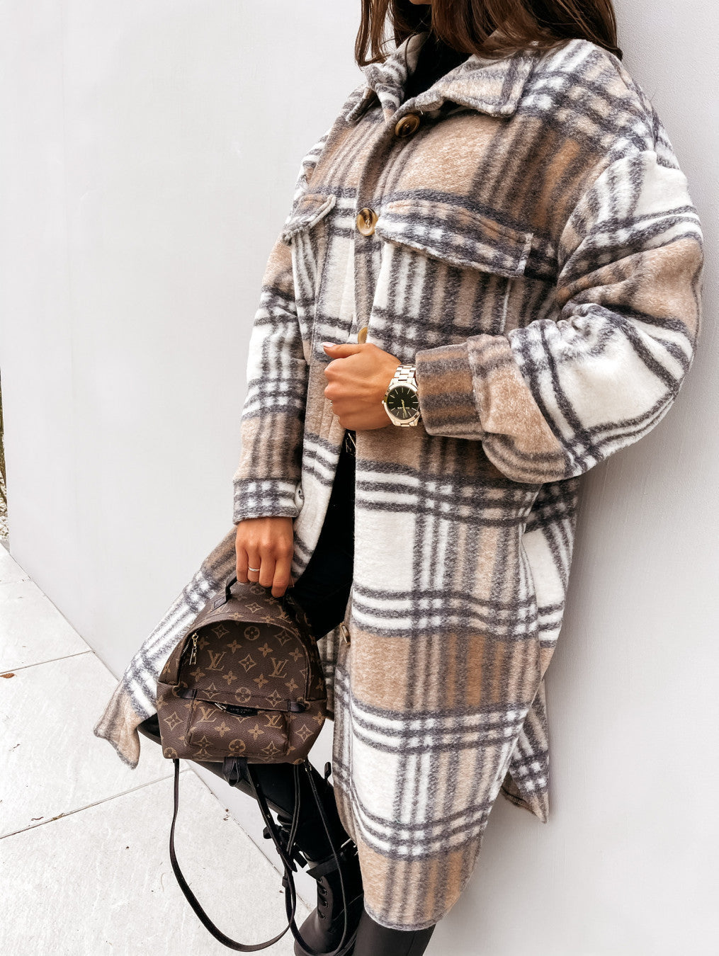 Damen Karierter Wollmantel mit Knopfdetails und praktischen Taschen Stalluxe