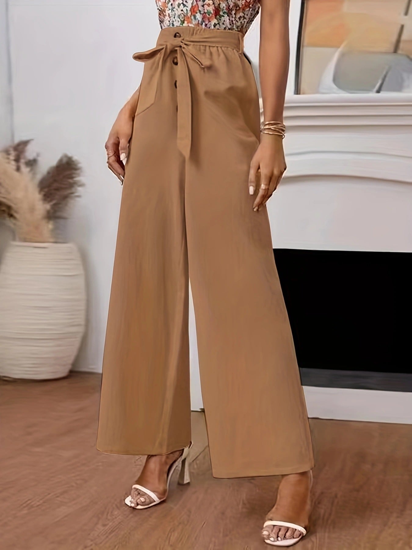 Damen Weit geschnittene Hose mit hohem Bund und praktischen Knopfdetails Stalluxe