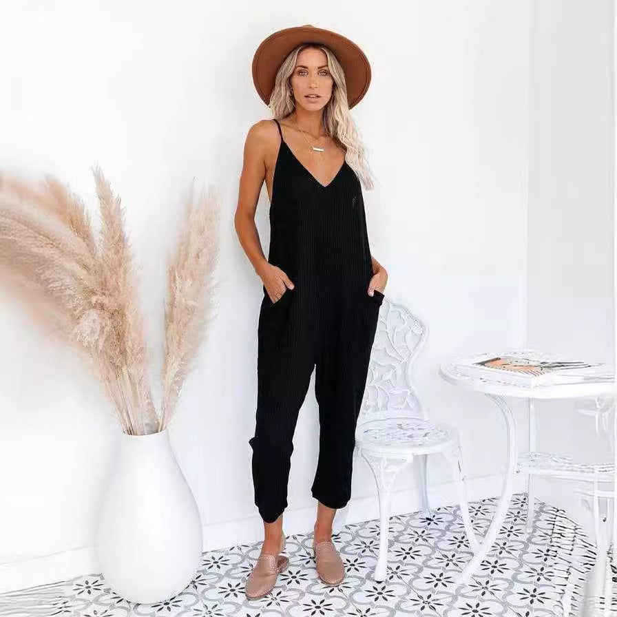 Damen Lässiger Jumpsuit mit tiefem V-Ausschnitt und praktischen Taschen Stalluxe