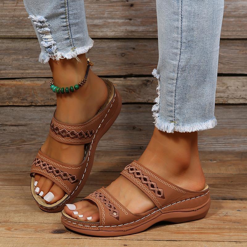Damen Komfortable Clogs mit eleganter Stickerei Stalluxe