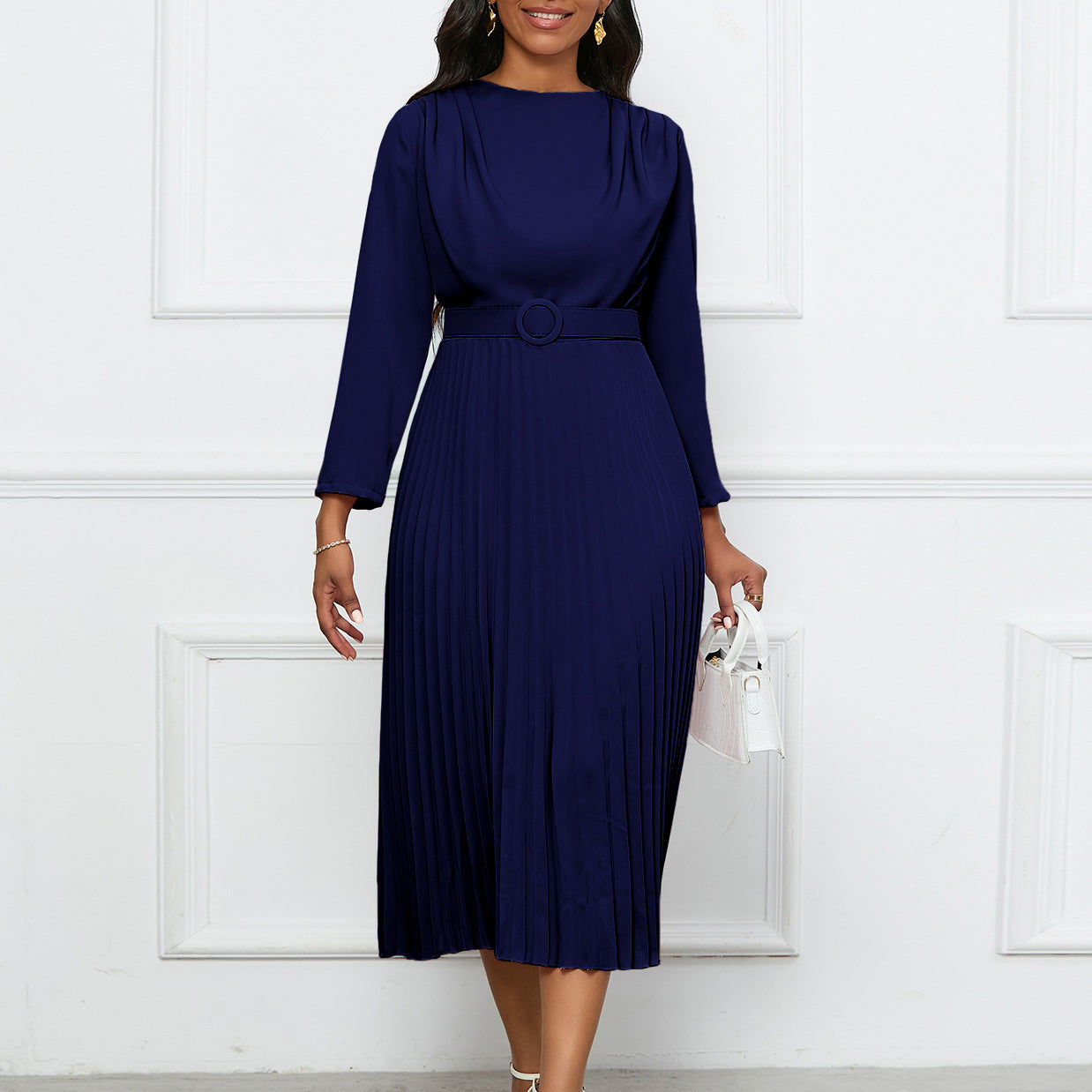 Damen Plisseekleid mit elegantem V-Ausschnitt und Gürtel Stalluxe