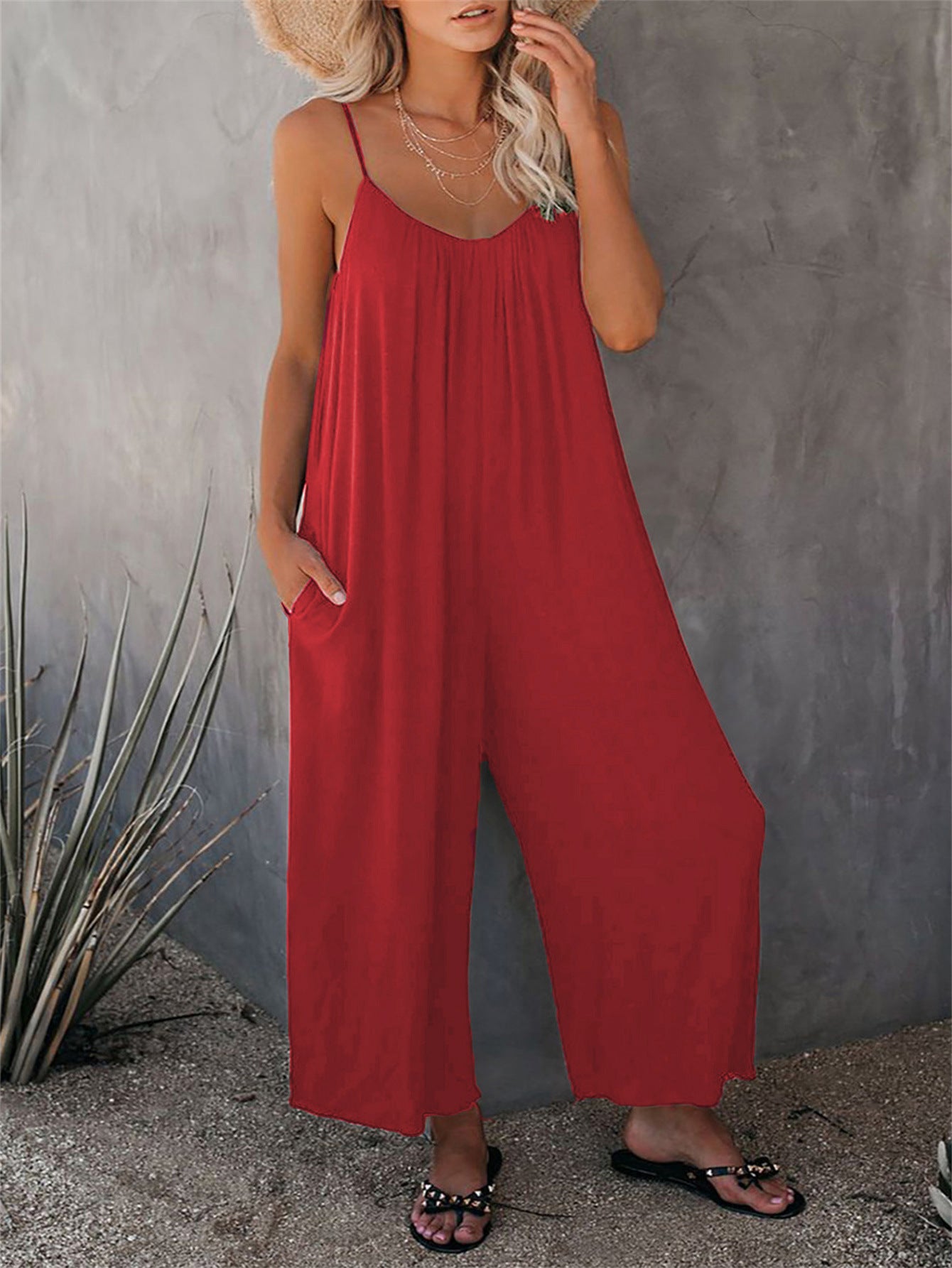 Damen Lässiger Sommer-Jumpsuit mit tiefem Ausschnitt und praktischen Taschen Stalluxe