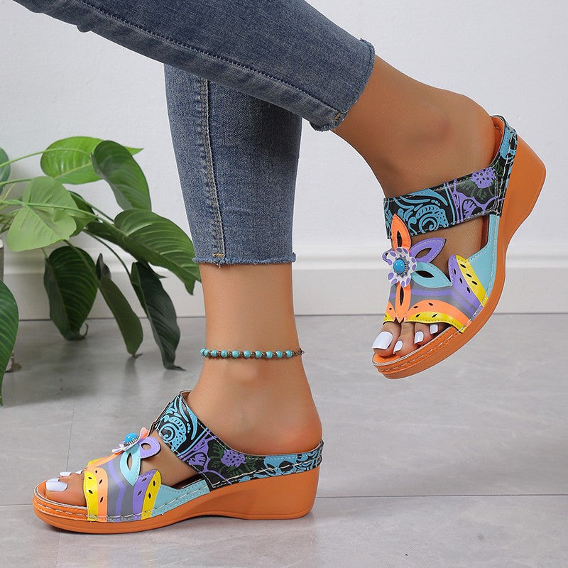 Damen modische Wedge-Sandalen mit floraler Verzierung Stalluxe