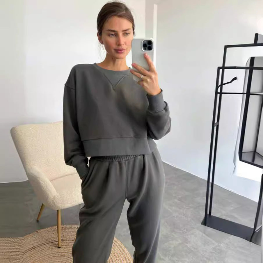 Damen entspannter Sweatanzug mit cropped Oberteil und elastischem Bund Stalluxe