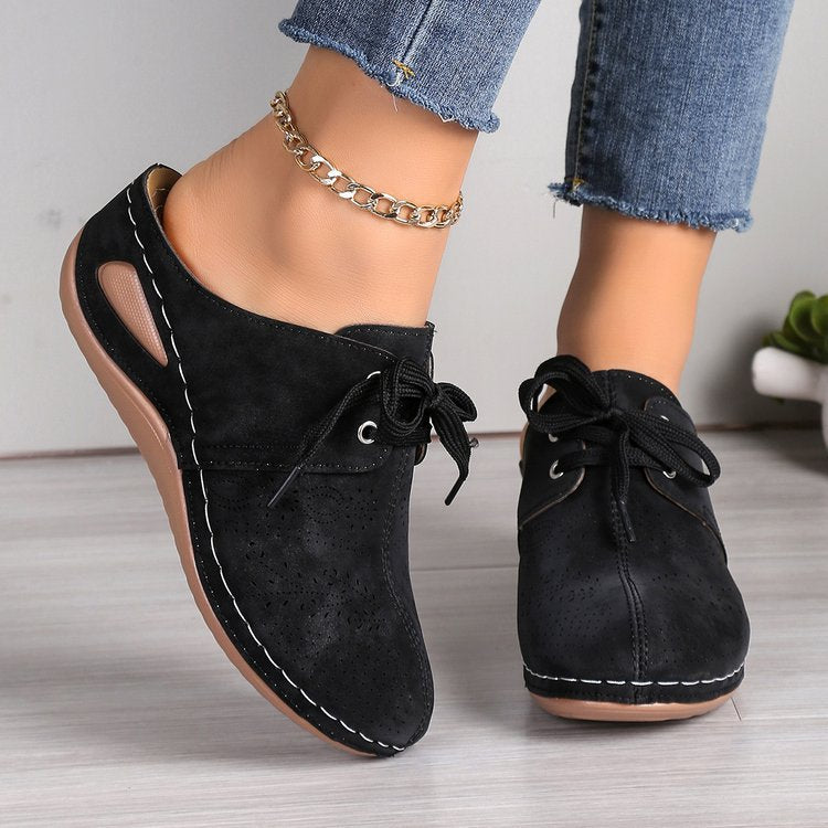 Damen atmungsaktive Sneaker mit nostalgischem Design und feiner Perforation Stalluxe