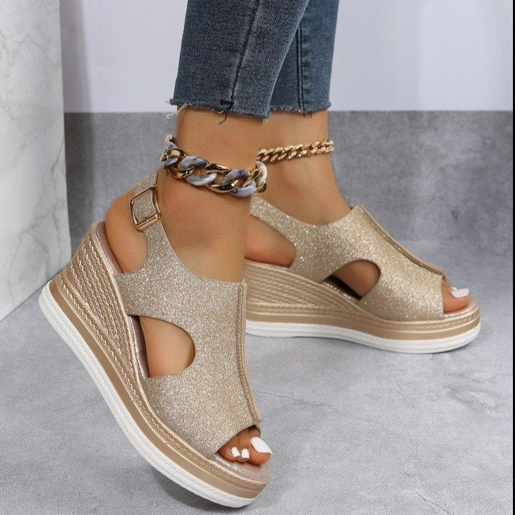 Damen Wedgesandalen mit elegantem Cut-Out-Design und verstellbarem Riemen Stalluxe