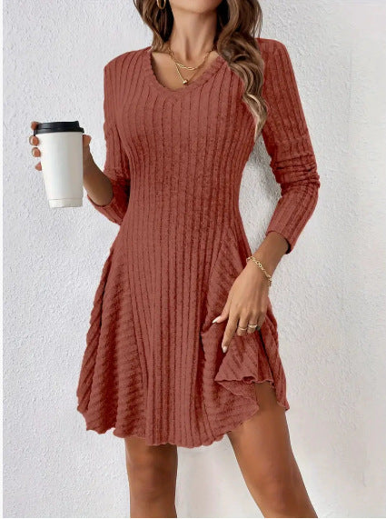 Damen Strickkleid mit V-Ausschnitt und Rüschendetails Stalluxe