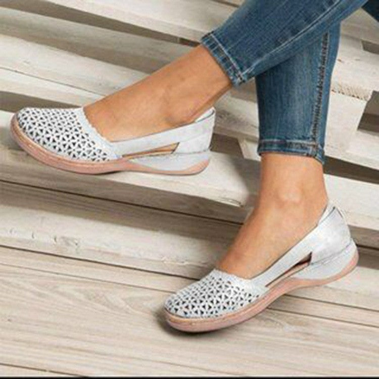 Damen Modische Slipper mit atmungsaktiven Einsätzen und rutschfester Sohle Stalluxe