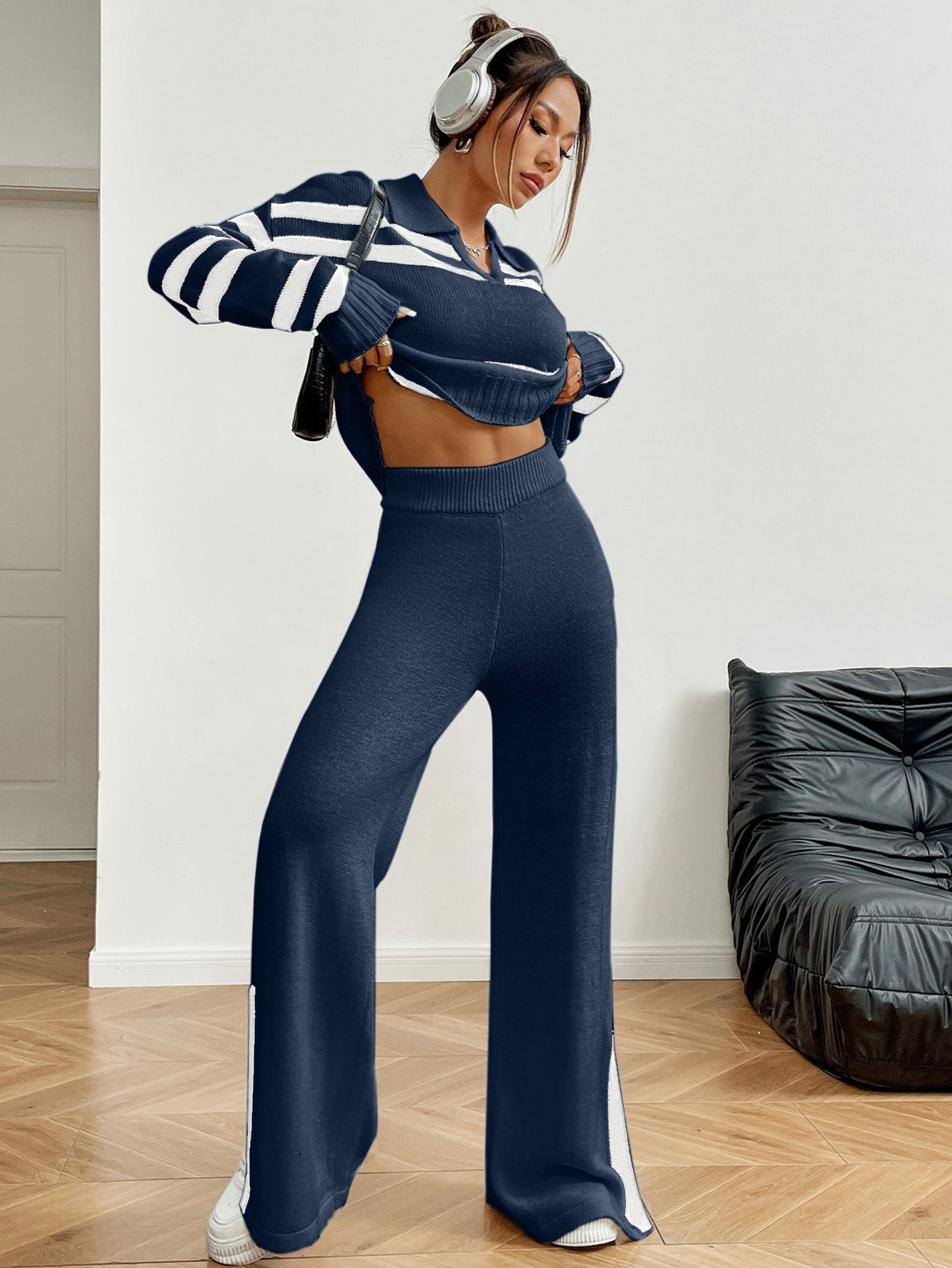 Damen Lässiges Strick-Outfit mit Polo-Kragen und gestreiftem Design Stalluxe