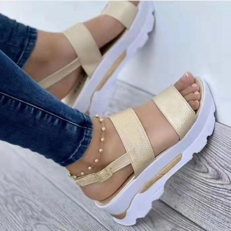 Damen Plattform-Sandalen mit breiten verstellbaren Riemen und rutschfester Sohle Stalluxe