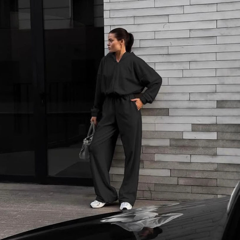 Damen Lässiger Fleece-Jumpsuit mit Kapuze und praktischen Taschen Stalluxe