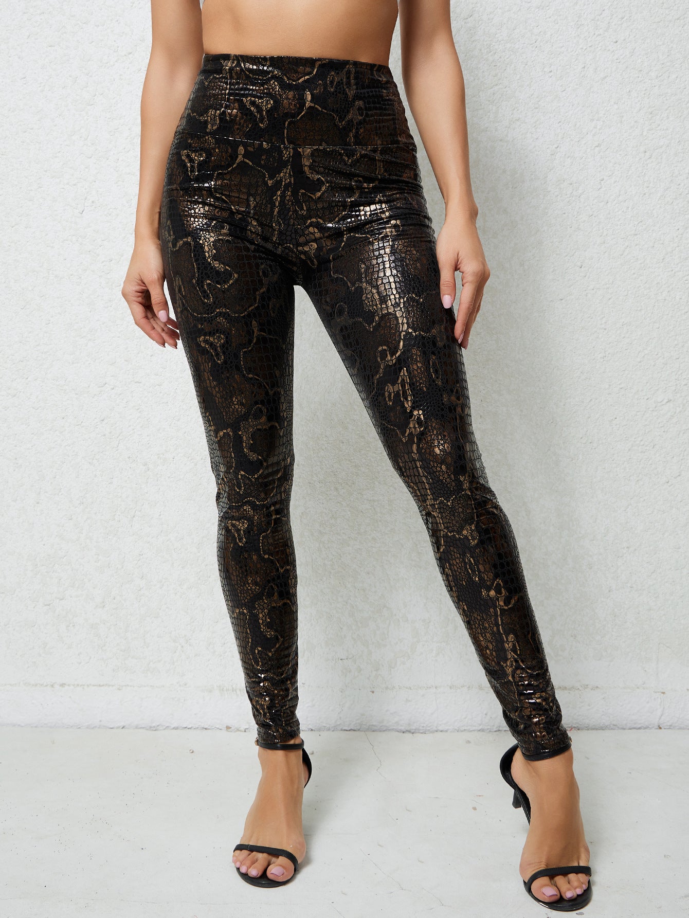 Damen Hochglänzende Leggings im Schlangenmuster Stalluxe