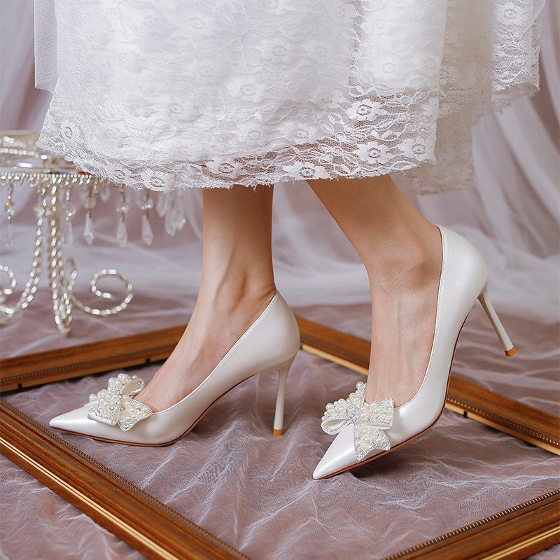 Damen Hochwertige Hochzeitspumps mit Perlenapplikation und raffiniertem Schleifendetail Stalluxe