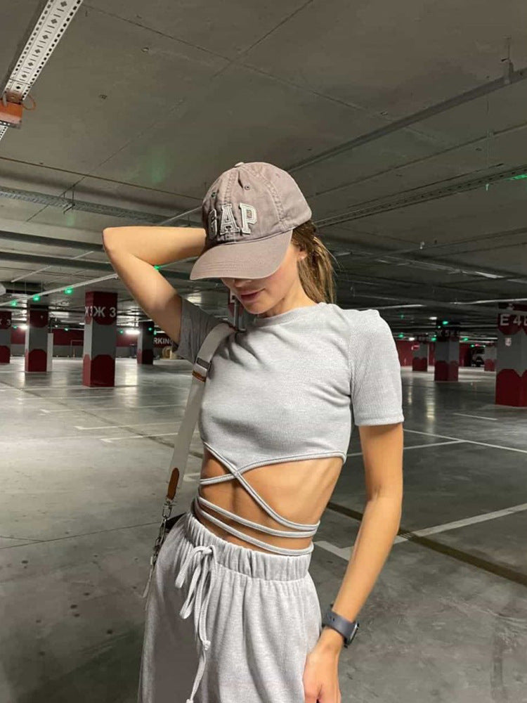 Damen sportliches Crop-Top mit dekorativem Schnitt und elastischem Bund Stalluxe