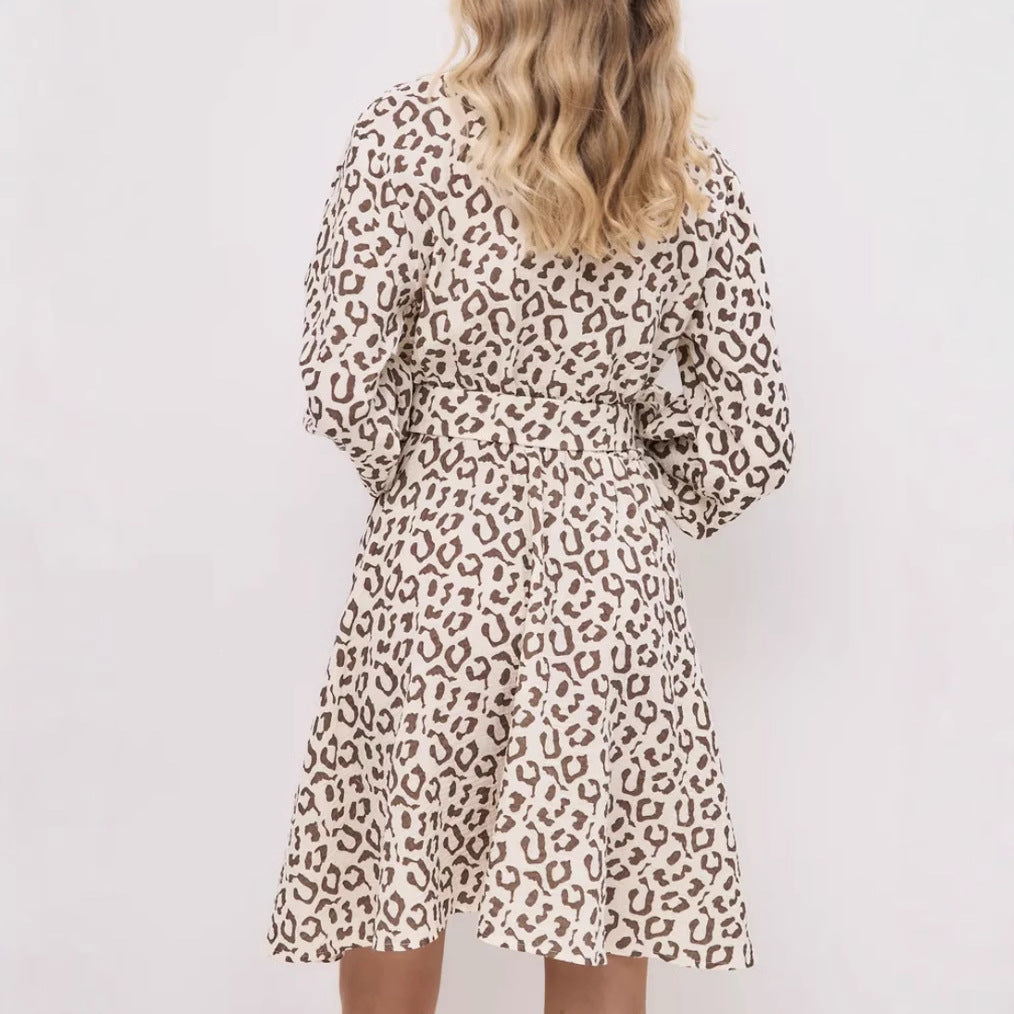 Damen Freizeitkleid mit taillierbarem Gürtel und eleganten Rüschendetails Stalluxe