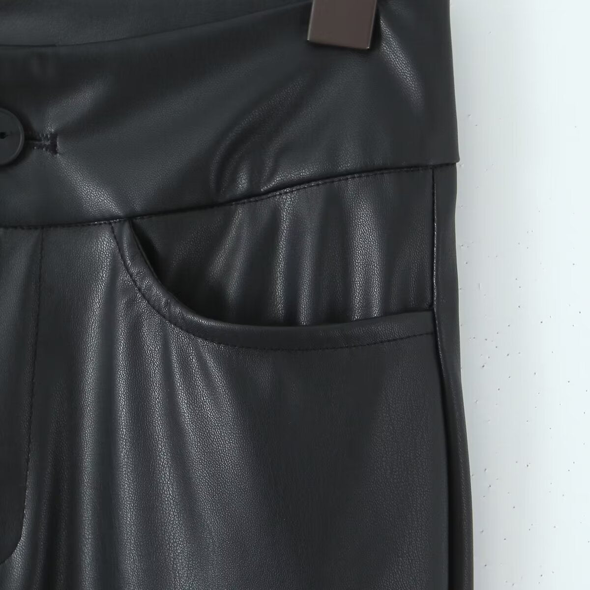 Damen Modische Kunstlederhose mit schmalem Schnitt und praktischen Taschen Stalluxe