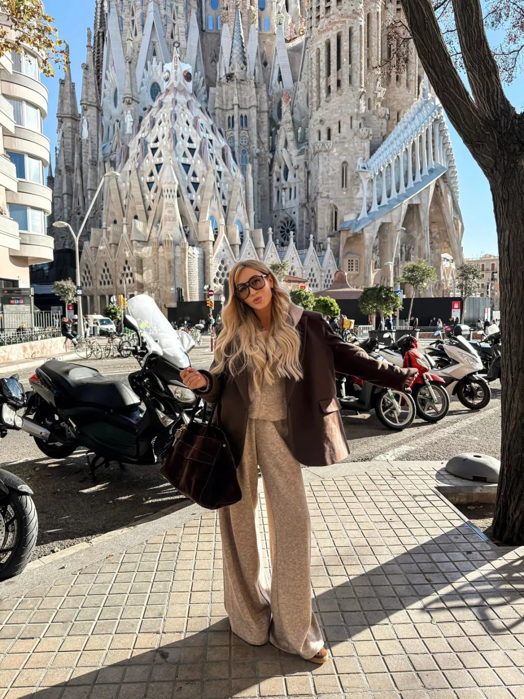 Damen luxuriöser Kapuzenanzug aus weichem Fleece Stalluxe