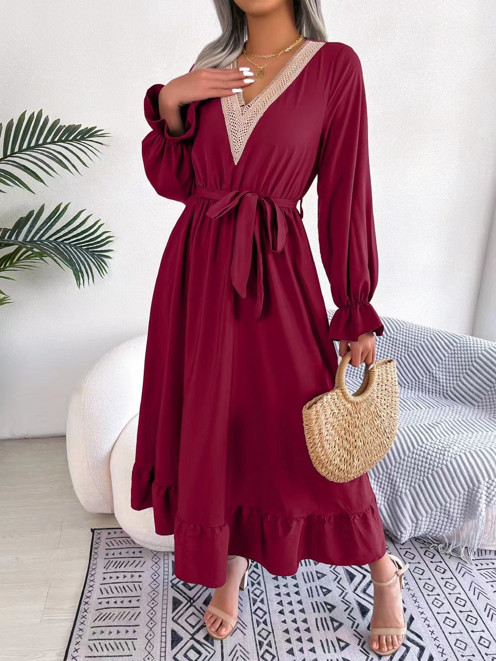 Damen Maxikleid mit eleganter V-Ausschnitt und Rüschendetails Stalluxe