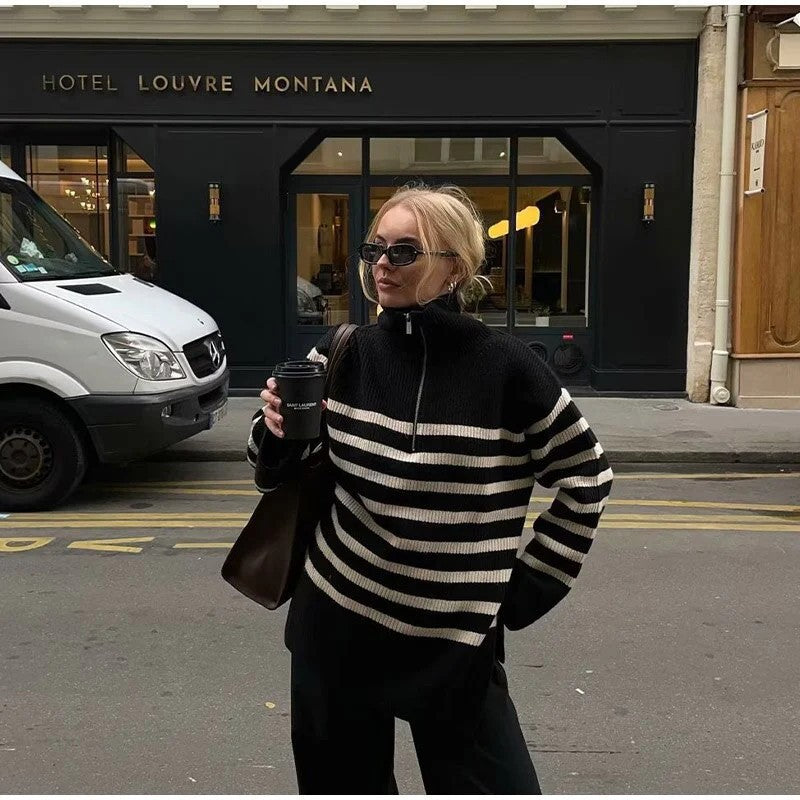 Damen Teddy-Pullover mit hohem Kragen und modernem Streifenmuster Stalluxe