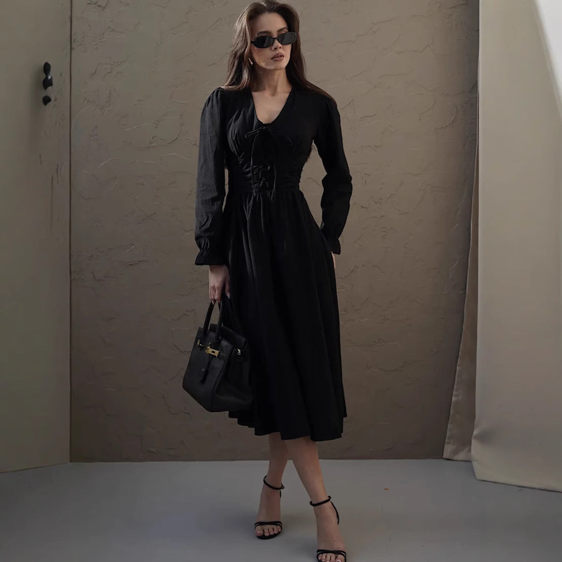 Damen Midikleid mit Rüschendetails und Taillengürtel Stalluxe