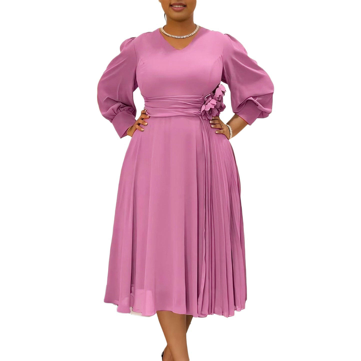 Damen elegantes Kleid mit dekorativem Blumenakzent und Faltenwurf Stalluxe