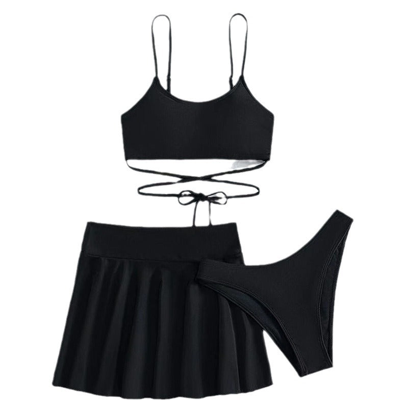Damen Bikini-Set mit verspielt geschnittenem Oberteil und femininer Wickelrock-Shorts Stalluxe