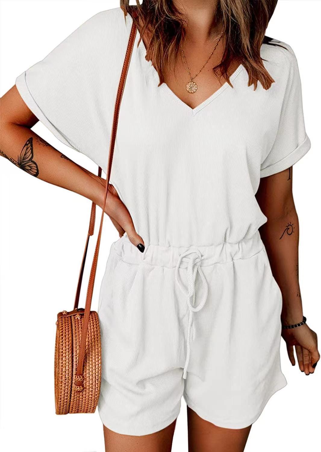 Damen lässiger Kurz-Jumpsuit mit Gürteldetail und tiefem V-Ausschnitt Stalluxe